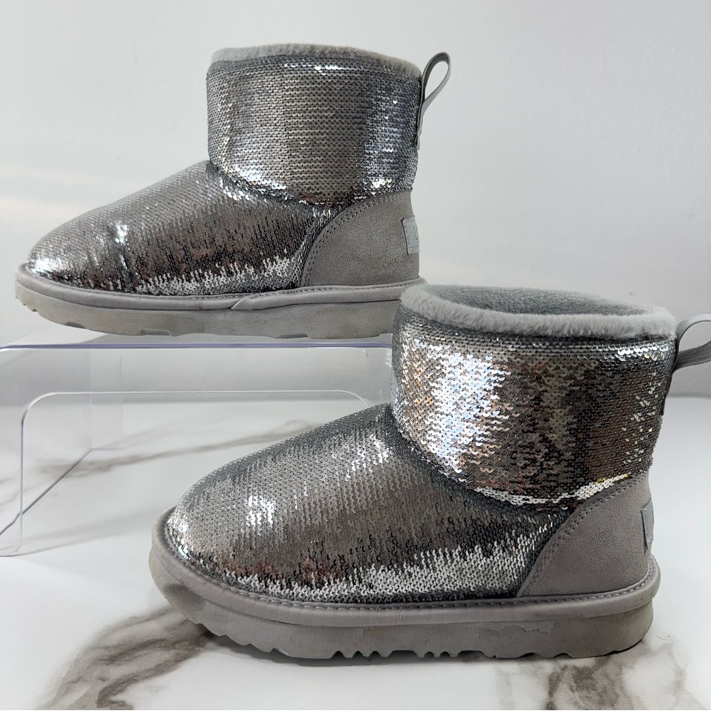UGG Classic Mini Mirror Ball Silver Sequin Girl’s Boots, 1 (Little Girl) - Picture 6 of 11
